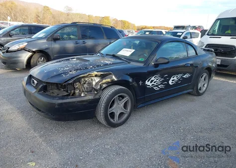 2001 Ford Mustang z USA, uszkodzony, nr VIN 1FAFP40441F157857